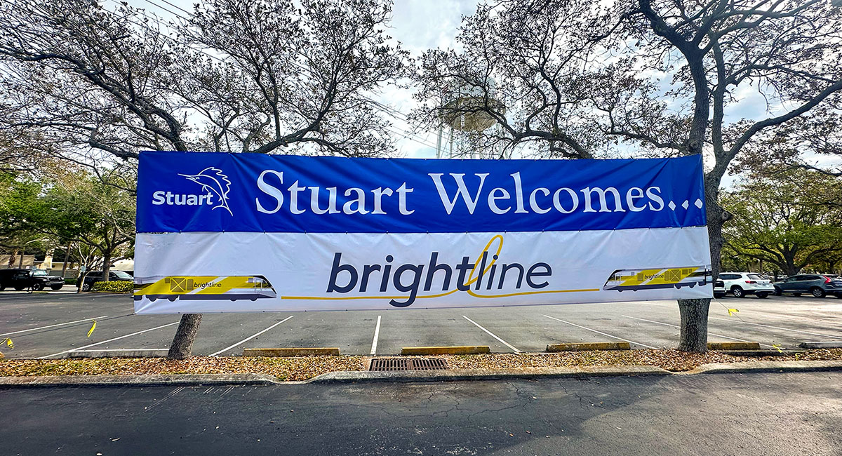 Banner welcoming Brightline to Stuart